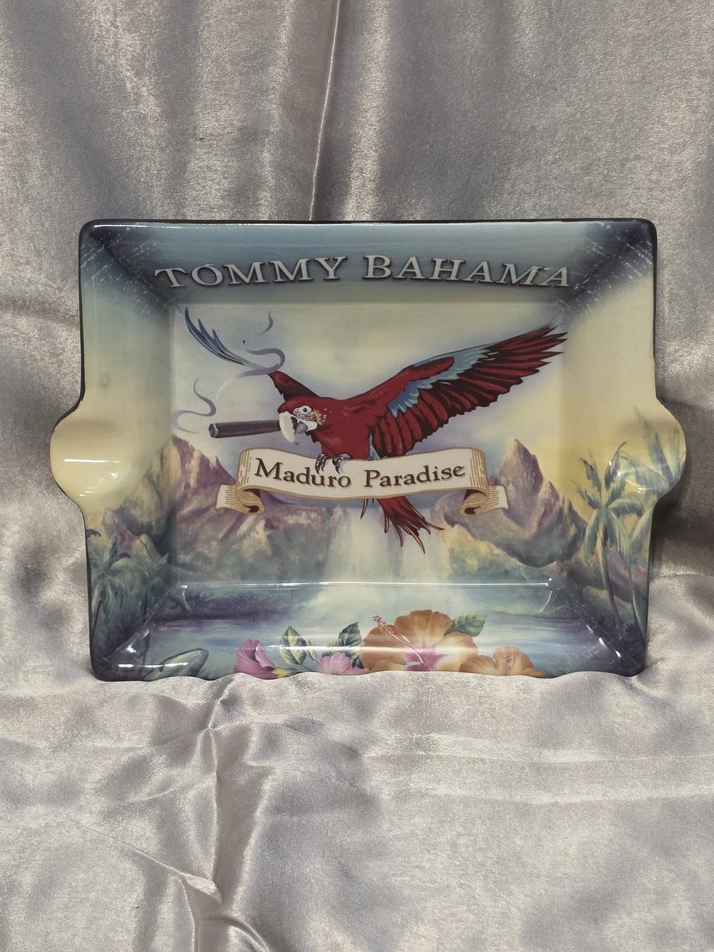 Tommy Bahama 2008 "Maduro Paradise" Ceramic Cigar Ashtray • Collectible